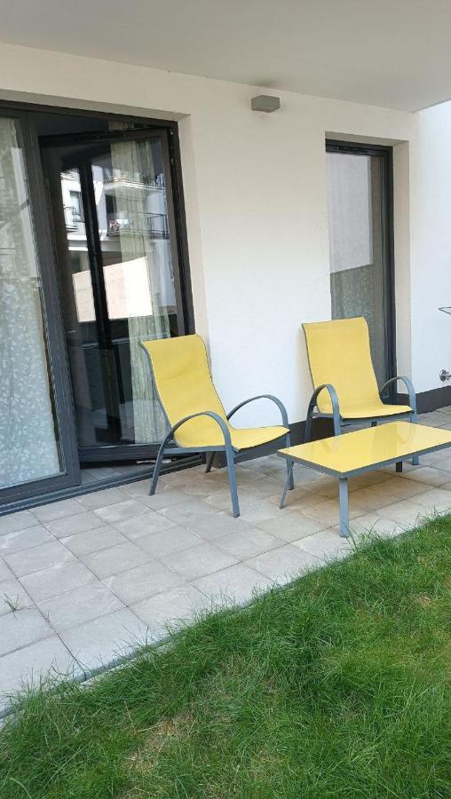 Apartment Z Ogrodkiem Na Warszawskiej Woli Warschau Buitenkant foto