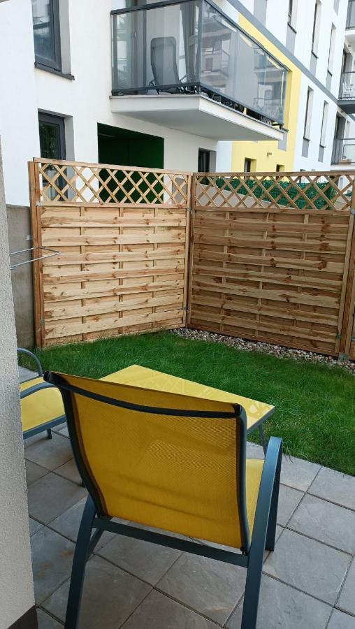 Apartment Z Ogrodkiem Na Warszawskiej Woli Warschau Buitenkant foto