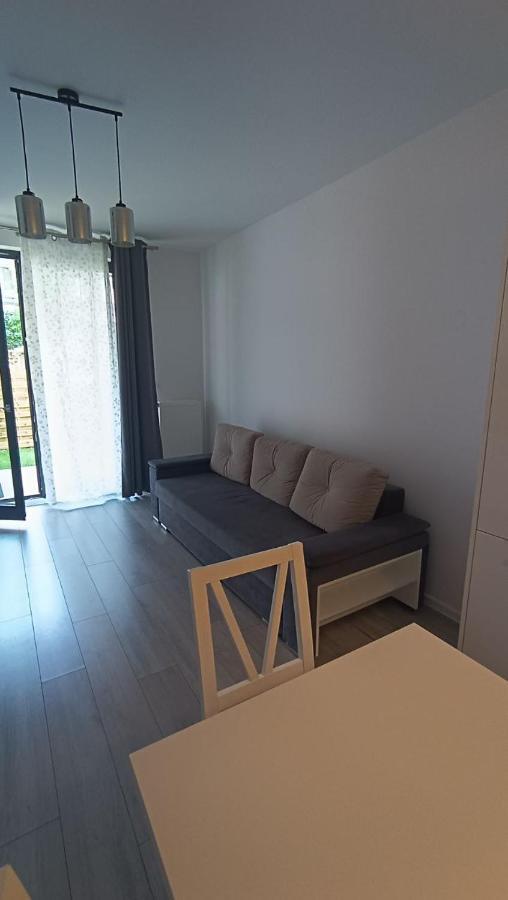 Apartment Z Ogrodkiem Na Warszawskiej Woli Warschau Buitenkant foto