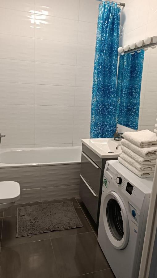 Apartment Z Ogrodkiem Na Warszawskiej Woli Warschau Buitenkant foto